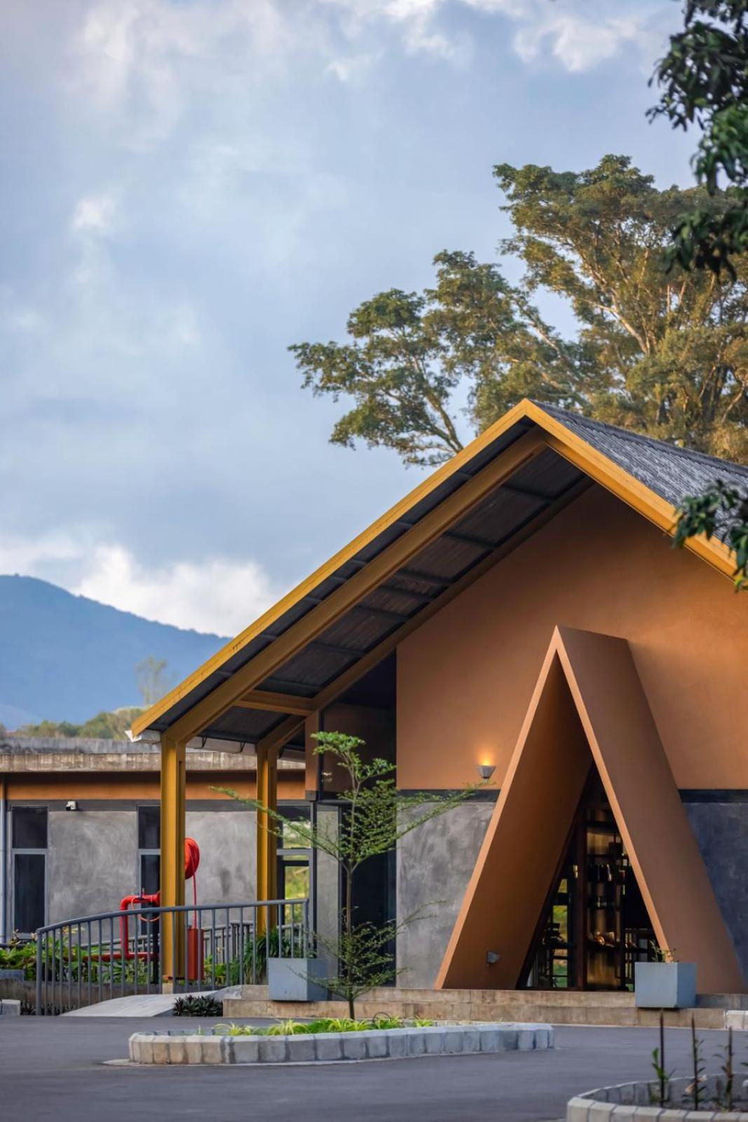 Misty Mountain Experience By Perfect Stays Pīrmed Exterior foto